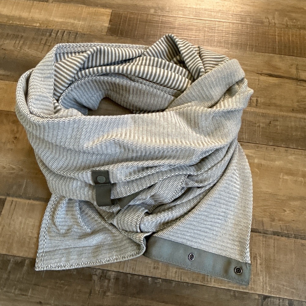 Lululemon Vinyasa Wrap Scarf Womens One Size Convertible Grey Tonka Stripe